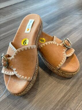 New C&C California Tan Suede Buckle Espadrille Slide Sandals - Size 9